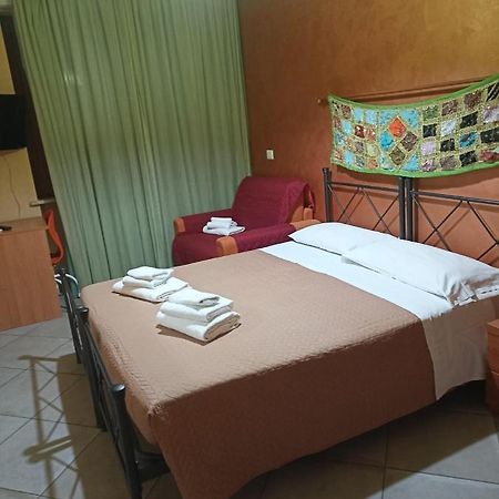 La Chiave Di Fa Bed and Breakfast Fiumicino Exterior foto